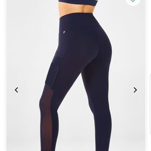 Navy mesh capri leggings